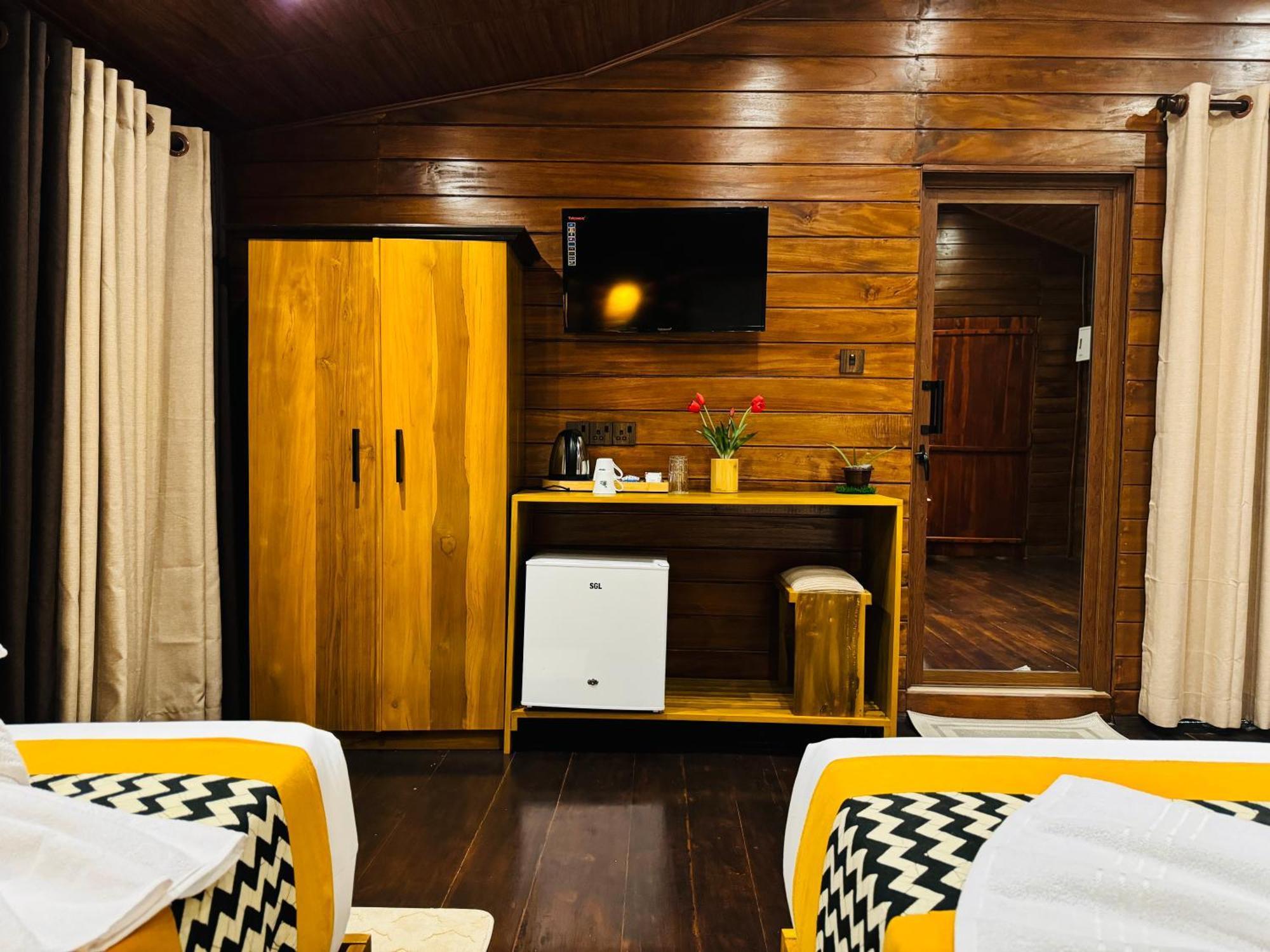Hotel River Front Tissamaharama Buitenkant foto